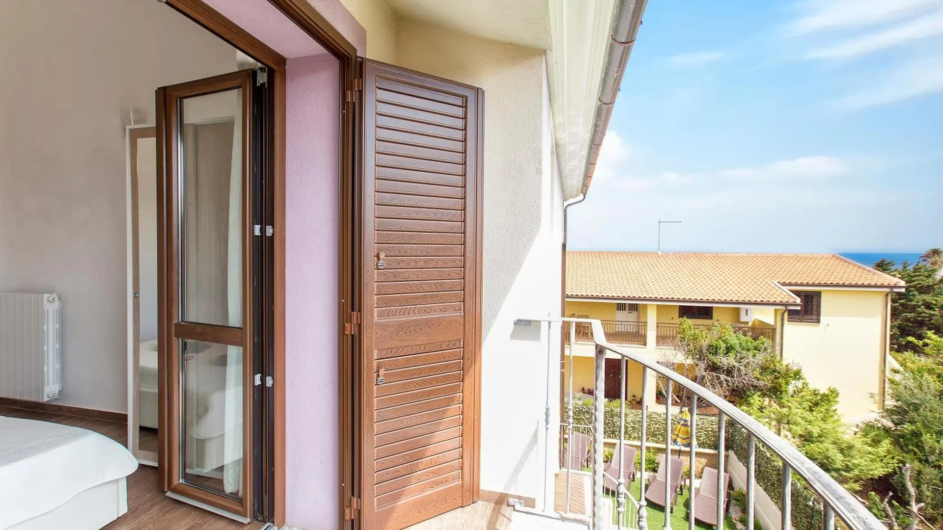 Valledoria Grande Villa Con Piscina Per 10 Persone A 500M Dalla Spiaggia Italy